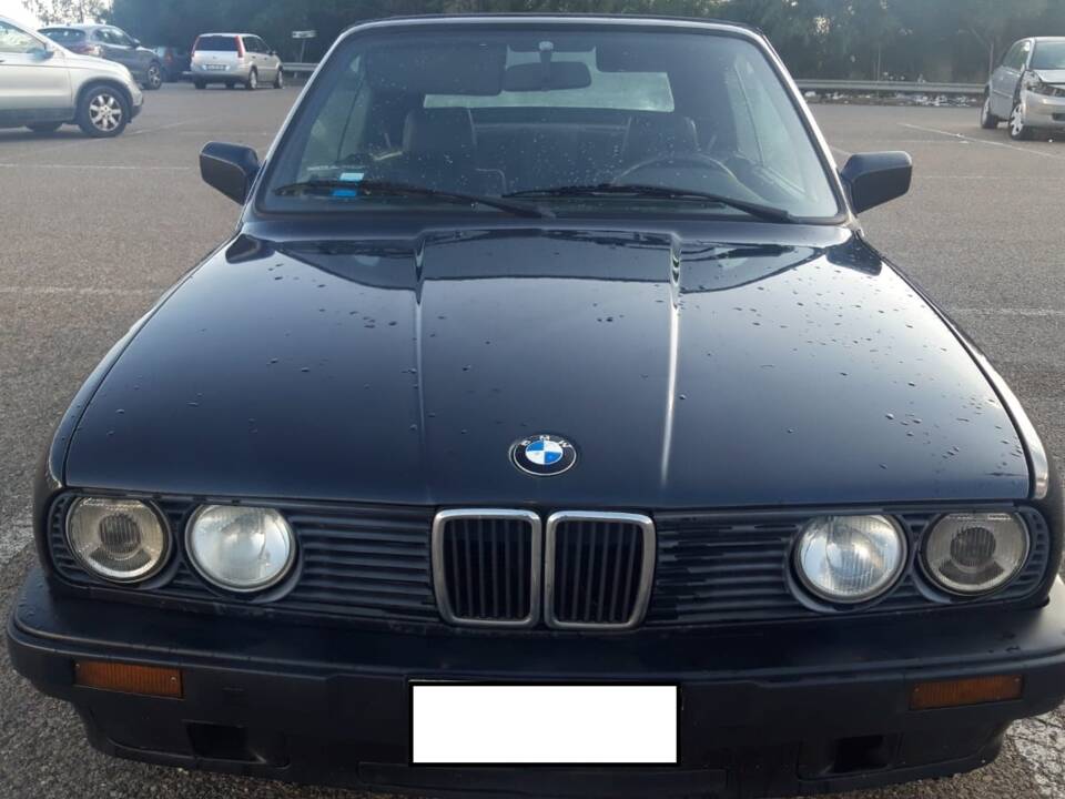 Image 1/21 of BMW 318i (1991)