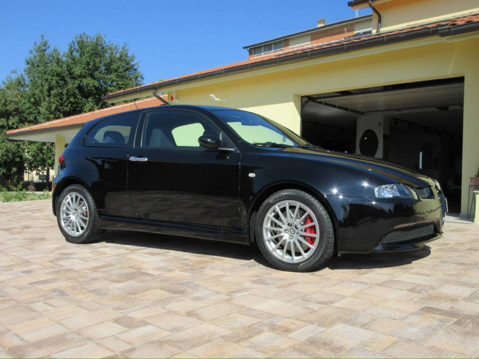 Bild 3/28 von Alfa Romeo 147 3.2 GTA (2004)