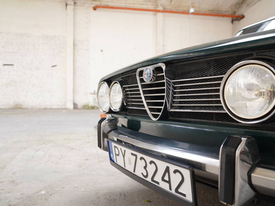 Image 64/83 of Alfa Romeo 1750 Berlina (1970)