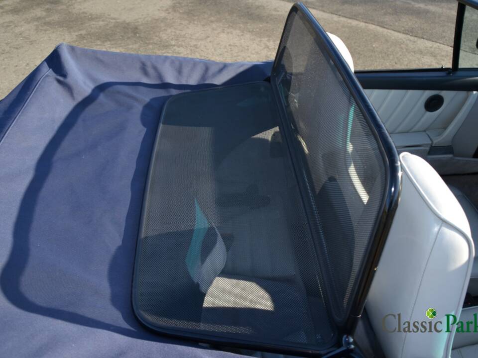 Image 26/50 of Porsche 911 Carrera 3.2 (1987)