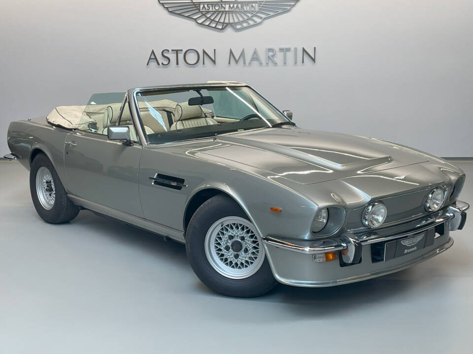 Image 3/40 de Aston Martin V8 Vantage Volante (1986)