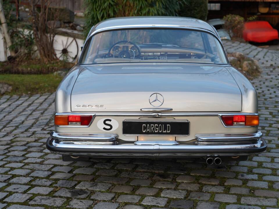 Image 3/14 de Mercedes-Benz 280 SE (1969)