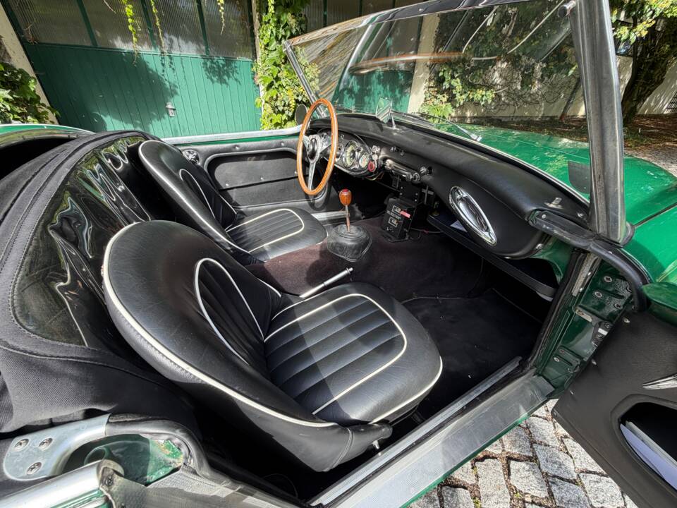 Image 30/37 de Austin-Healey 100/6 (BN6) (1958)