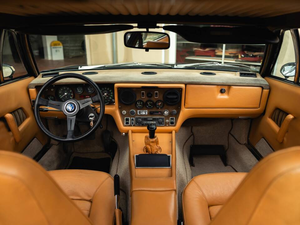 Image 8/10 of Maserati Khamsin (1975)