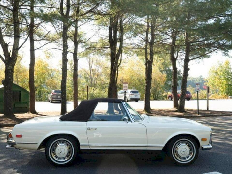 Image 12/33 of Mercedes-Benz 280 SL (1970)