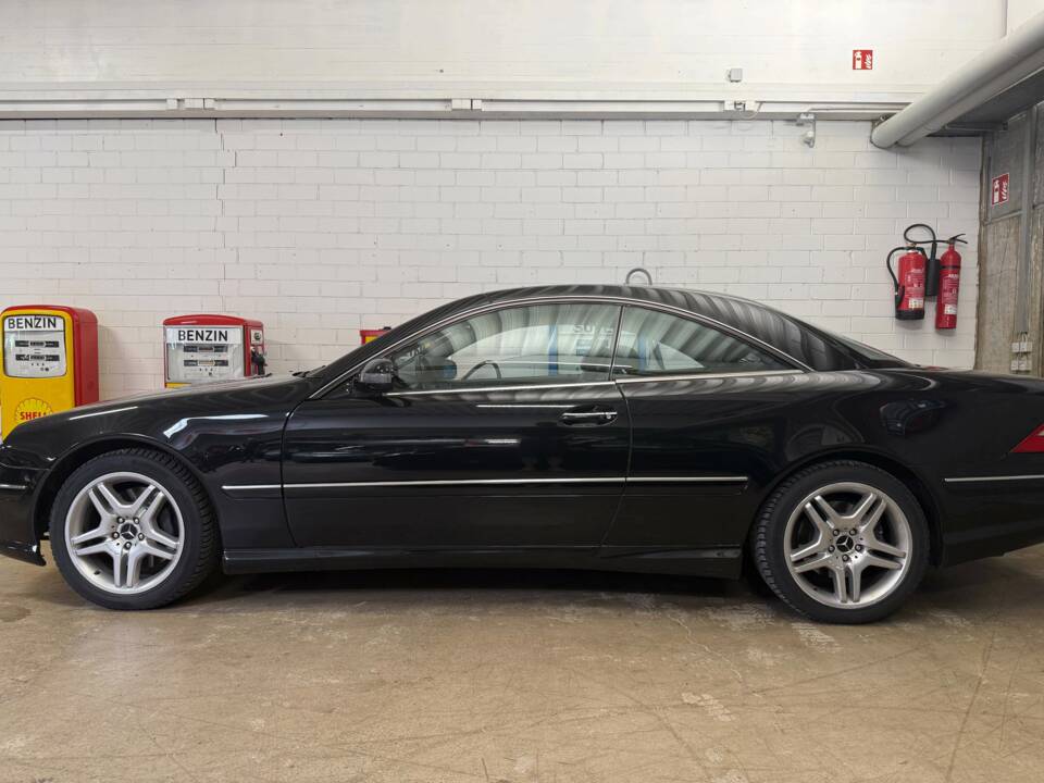 Immagine 1/19 di Mercedes-Benz CL 55 AMG (2001)