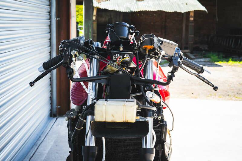 Image 17/50 of Kawasaki GPX 750R (1987)