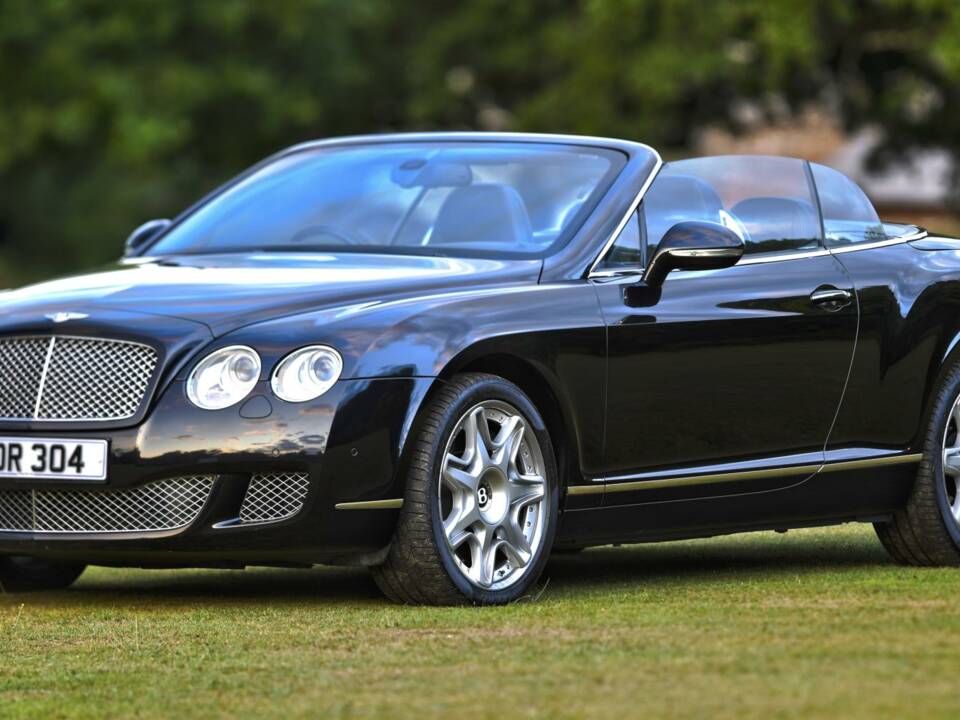 Bild 5/50 von Bentley Continental GTC W12 (2011)