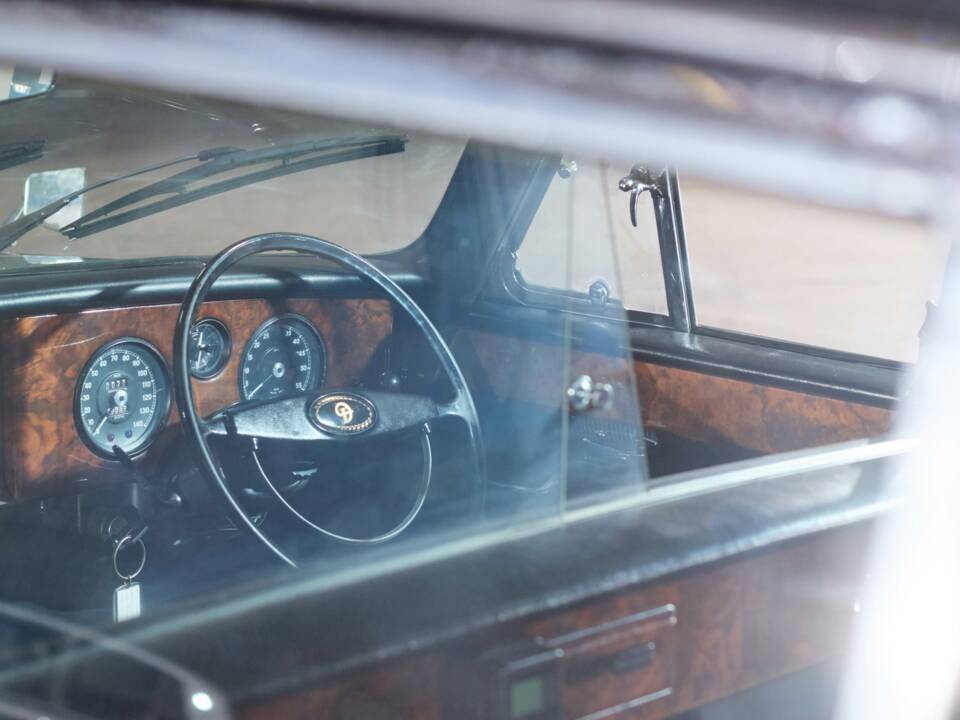 Image 60/70 of Daimler DS 420 (1976)