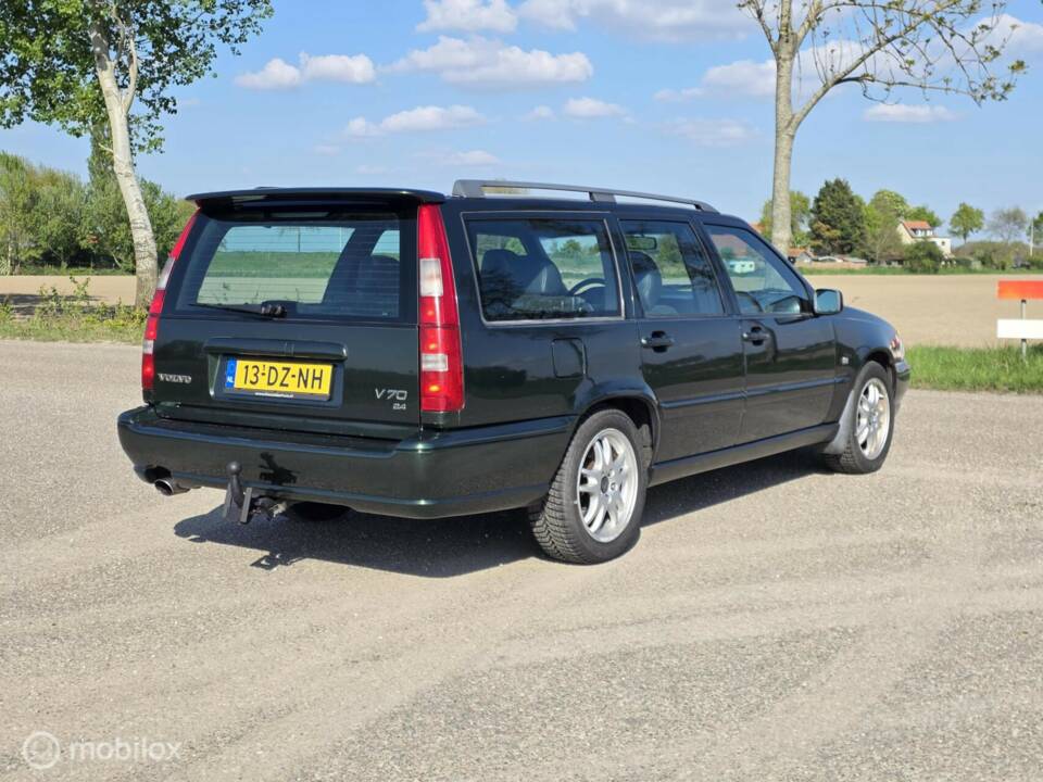 Image 9/37 of Volvo V 70 2.4 (2000)