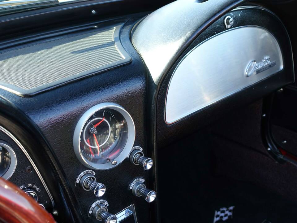 Image 21/43 of Chevrolet Corvette Sting Ray Convertible (1964)