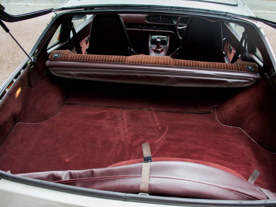 Image 24/24 of Porsche 944 Turbo (1988)