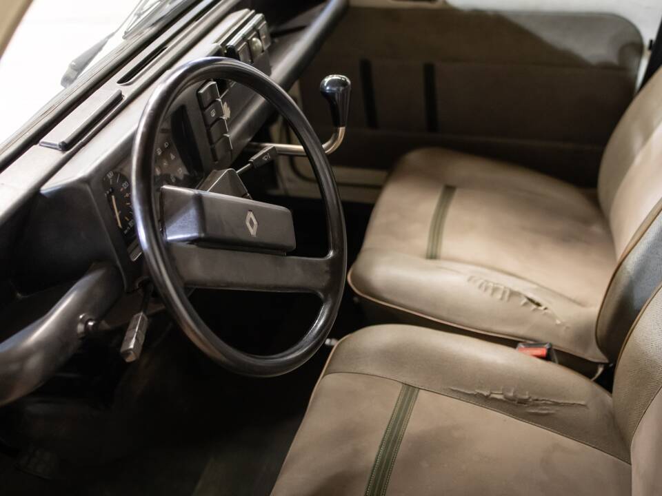 Image 9/15 of Renault R 4 (1987)