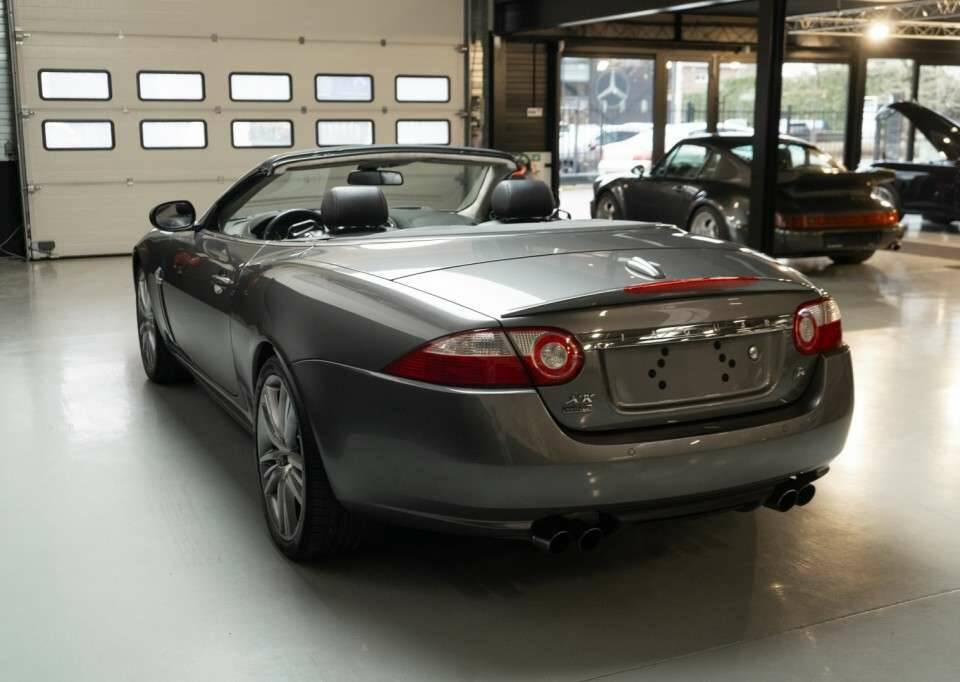 Image 25/46 of Jaguar XKR (2008)