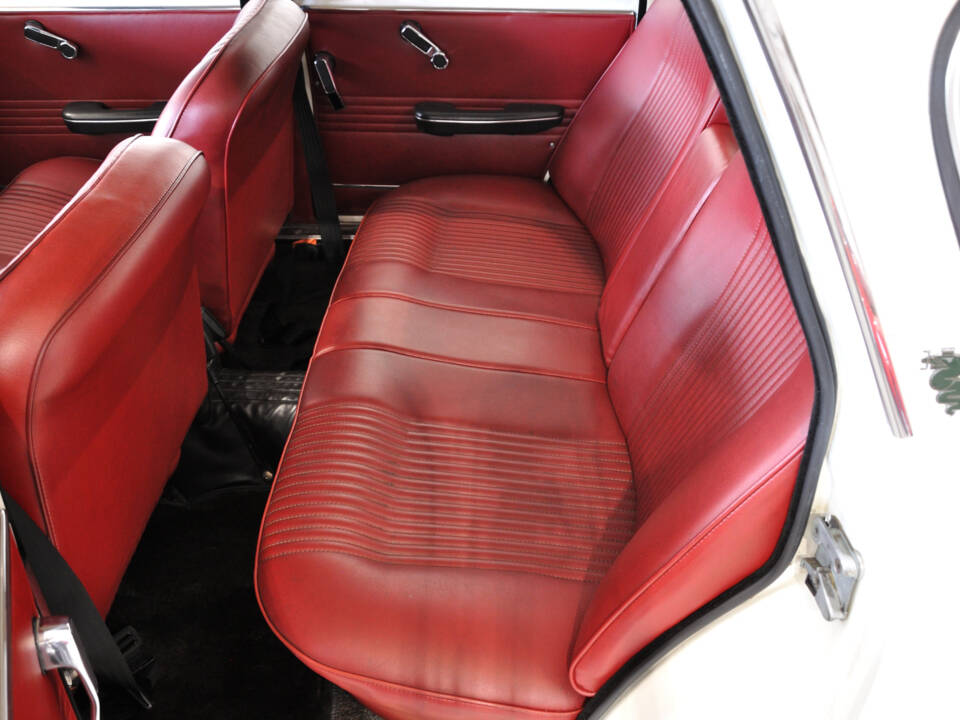 Image 13/63 of Alfa Romeo Giulia 1600 Super Biscione (1969)