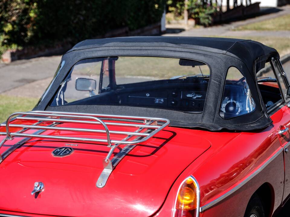 Image 35/41 de MG MGB (1972)