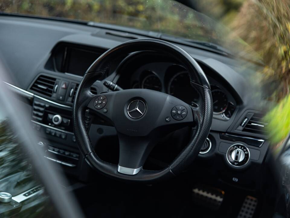 Bild 33/44 von Mercedes-Benz E 500 (2010)