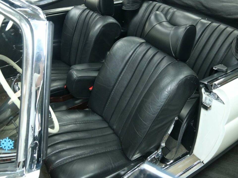 Image 11/30 of Mercedes-Benz 250 SE (1966)