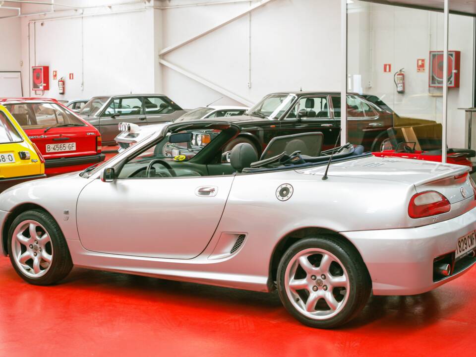 Image 4/29 of MG TF 120 (2003)