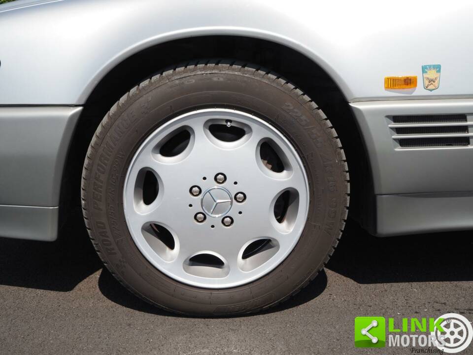 Image 46/50 de Mercedes-Benz 300 SL-24 (1992)