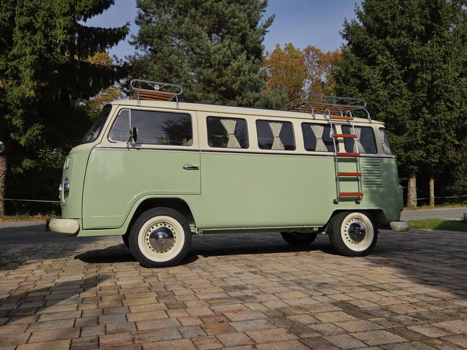 Image 4/30 of Volkswagen T2 Brasil Camper (1982)