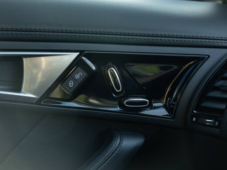 Image 21/45 of Jaguar F-Type (2016)