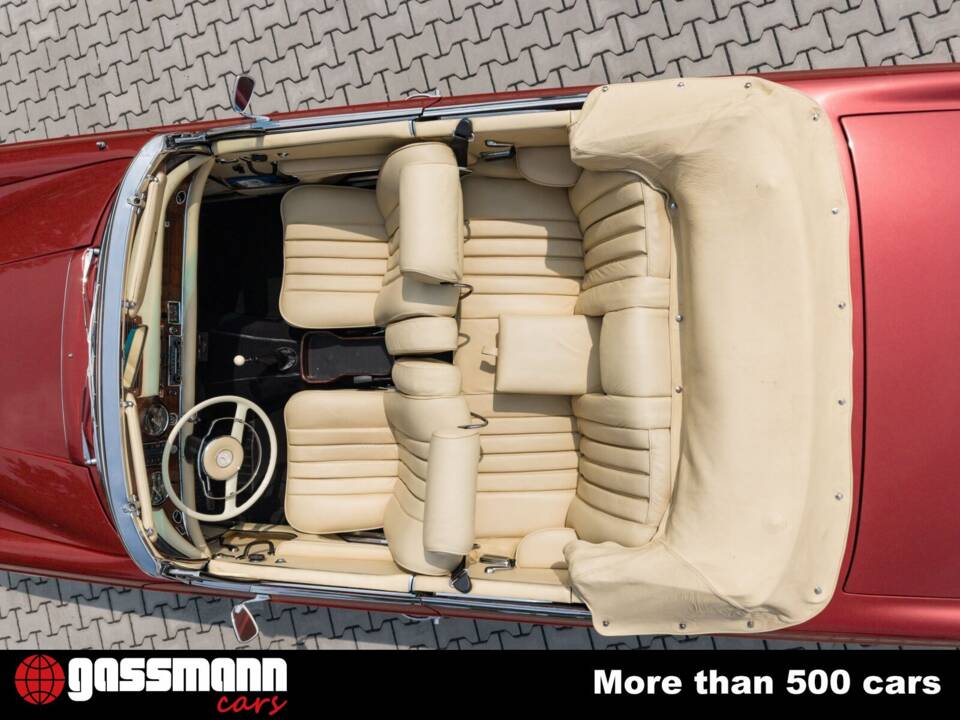 Image 11/15 of Mercedes-Benz 250 SE (1966)