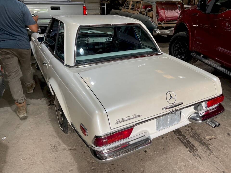 Image 3/35 of Mercedes-Benz 280 SL (1967)