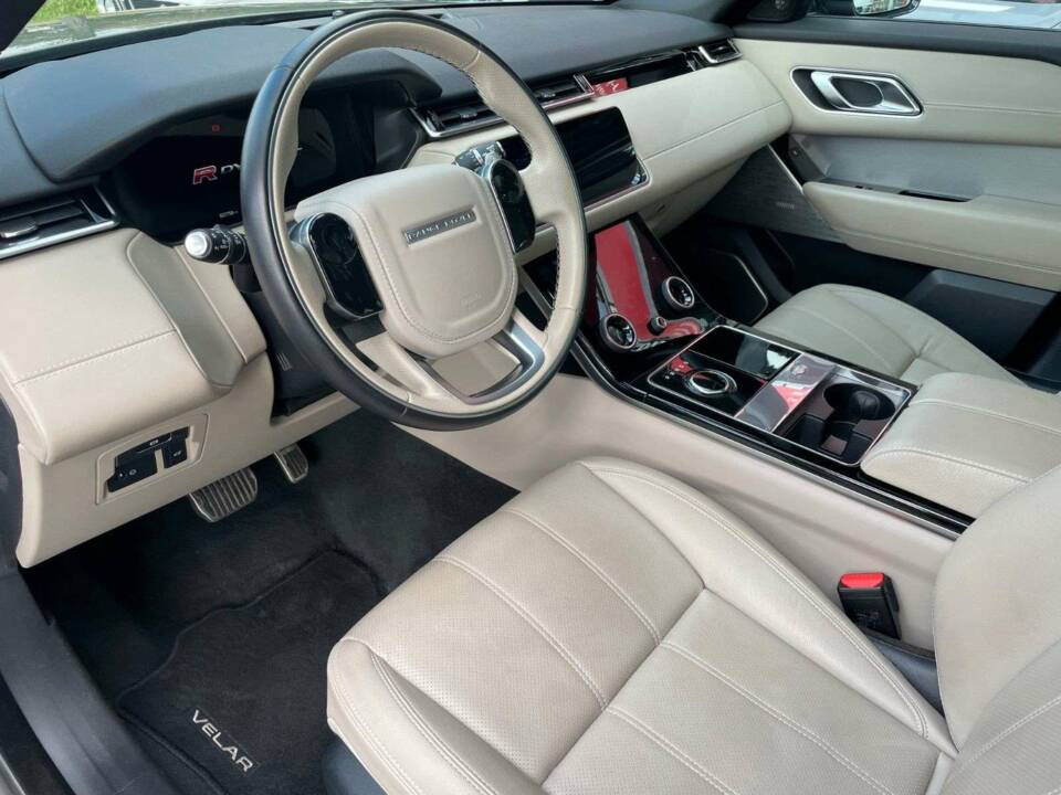 Image 12/19 de Land Rover Range Rover Velar P300 (2018)