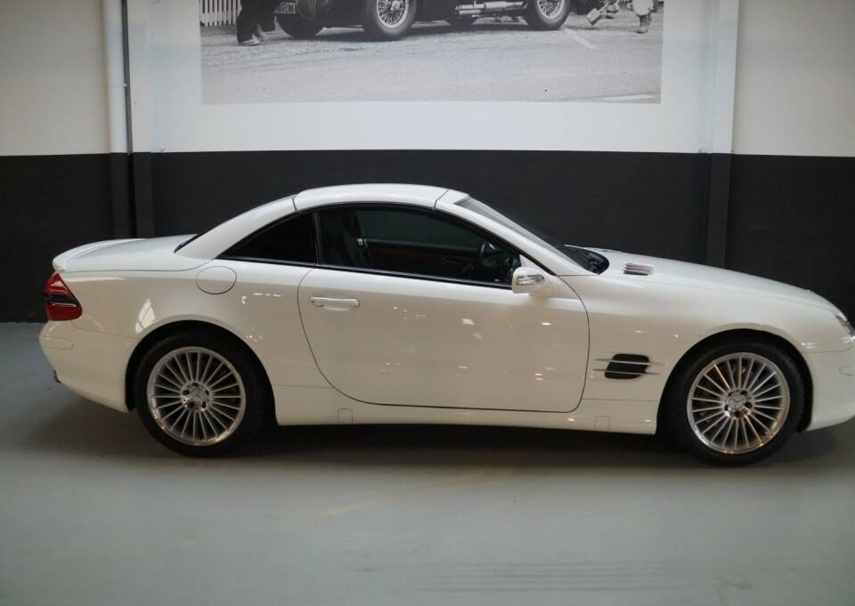 Immagine 3/46 di Mercedes-Benz SL 500 (2005)