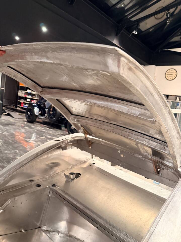 Immagine 18/39 di Jaguar XK 140 DHC (1955)