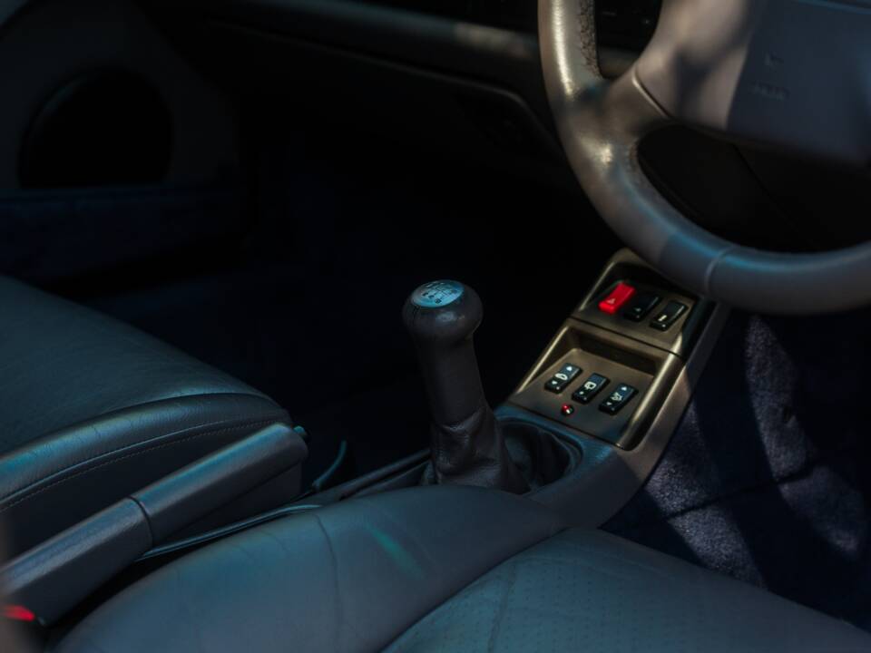 Bild 47/62 von Porsche 911 Carrera 4 (1996)