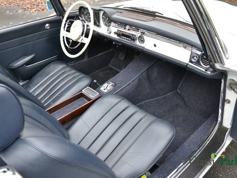 Image 44/50 of Mercedes-Benz 250 SL (1966)