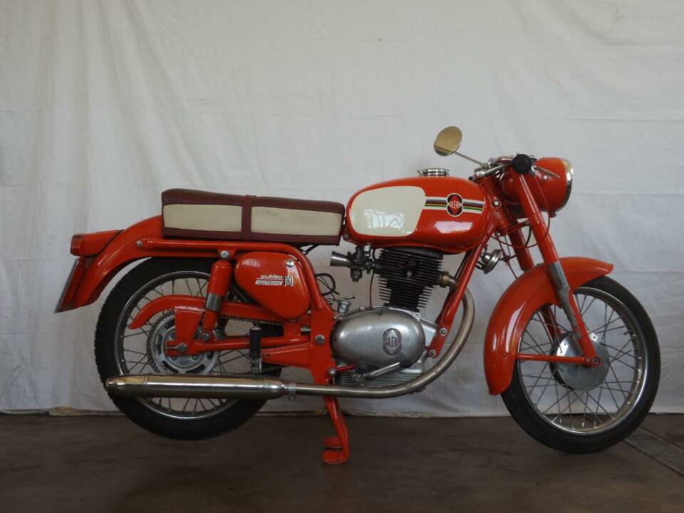 Image 3/50 de Gilera Giubileo 150 (1963)