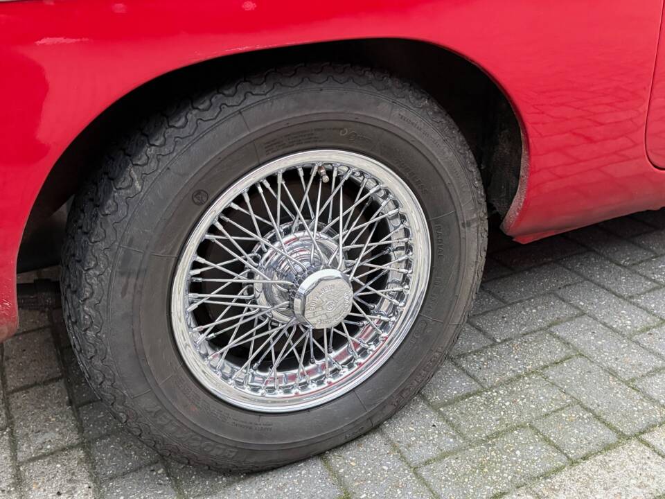 Image 17/23 of MG MGB GT (1968)