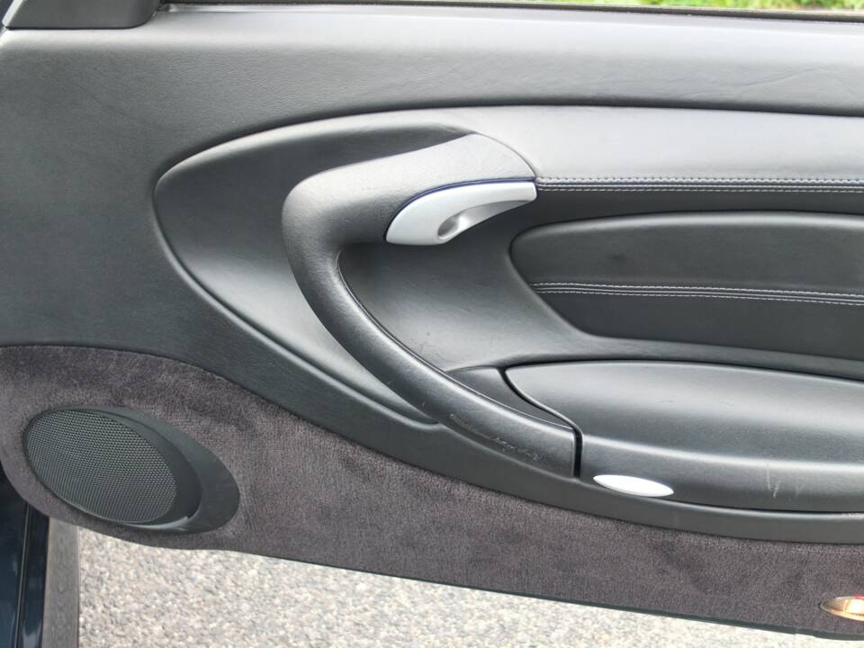 Bild 65/73 von Porsche 911 Carrera 4S (2004)