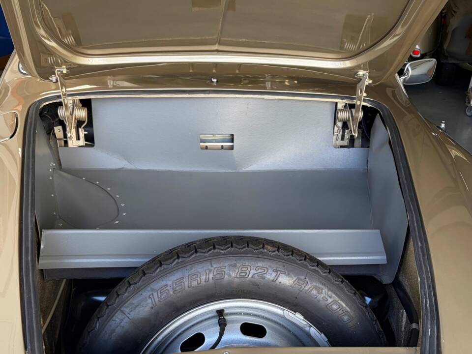 Afbeelding 18/28 van Volkswagen Karmann Ghia 1600 (1971)