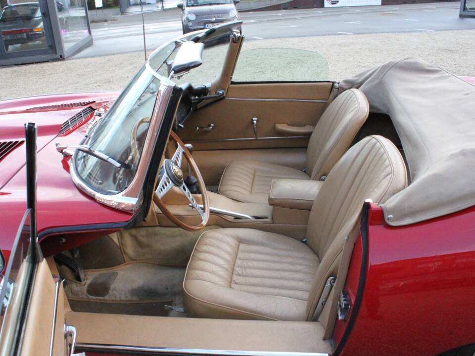 Bild 13/17 von Jaguar Type E 4.2 (1966)