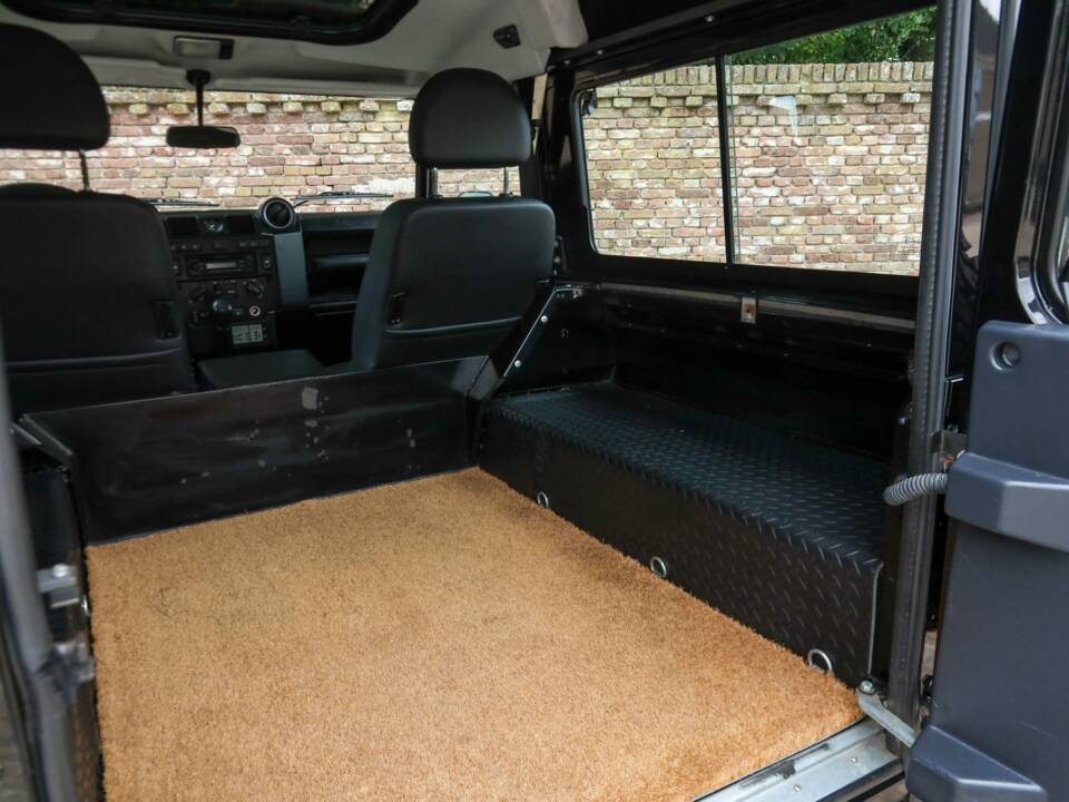 Obraz 33/50 pojazdu Land Rover Defender 90 (2013)