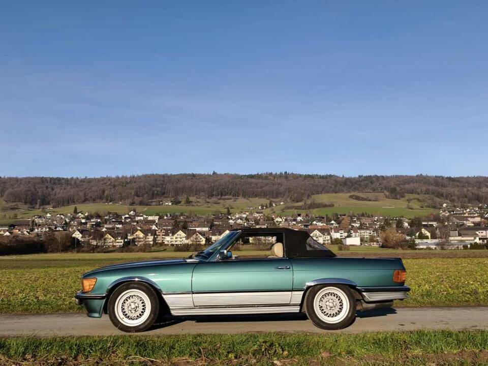 Image 4/26 of Mercedes-Benz 500 SL (1981)