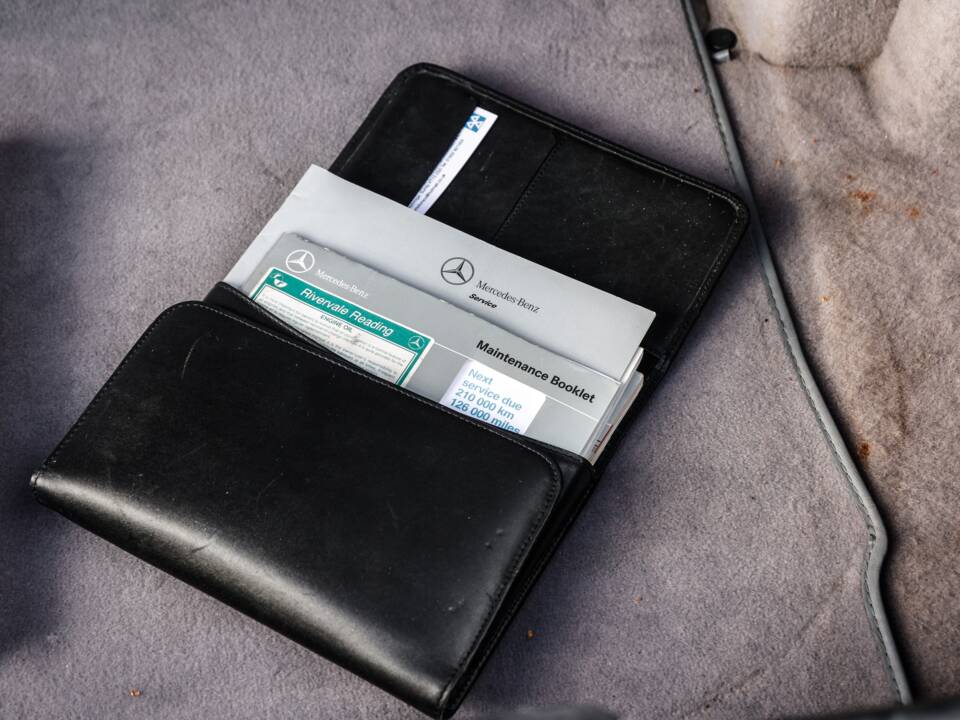 Image 38/43 of Mercedes-Benz SL 500 (1996)