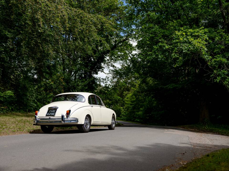 Image 12/50 de Jaguar Mk II 2.4 (1967)