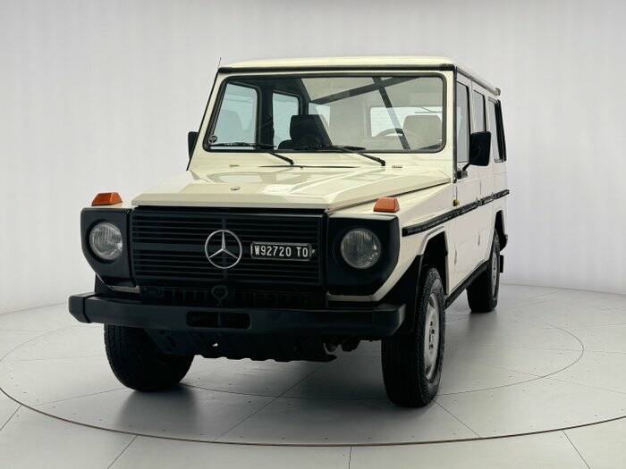 Afbeelding 3/7 van Mercedes-Benz 240 GD (LWB) (1984)