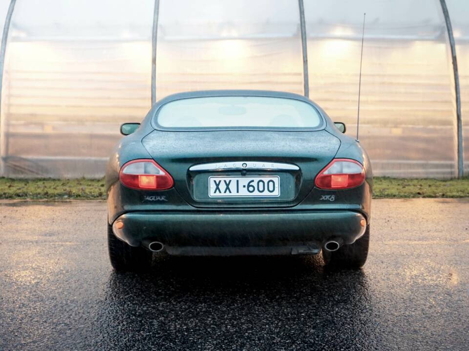 Immagine 5/38 di Jaguar XK8 4.0 (1996)