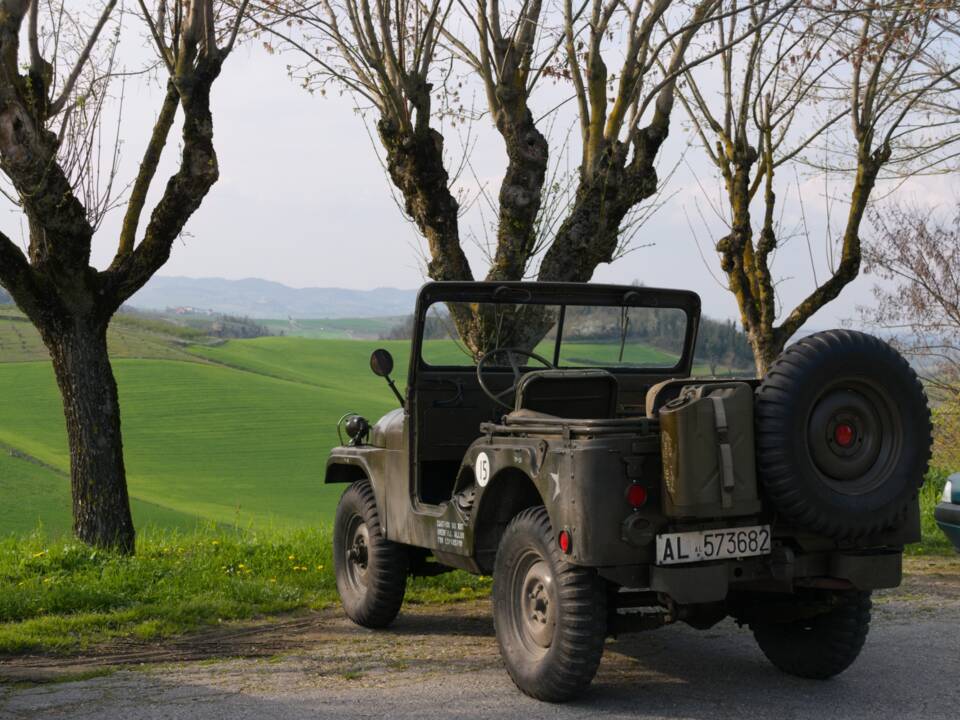 Image 5/6 of Willys-Overland Jeep Station Wagon (1954)