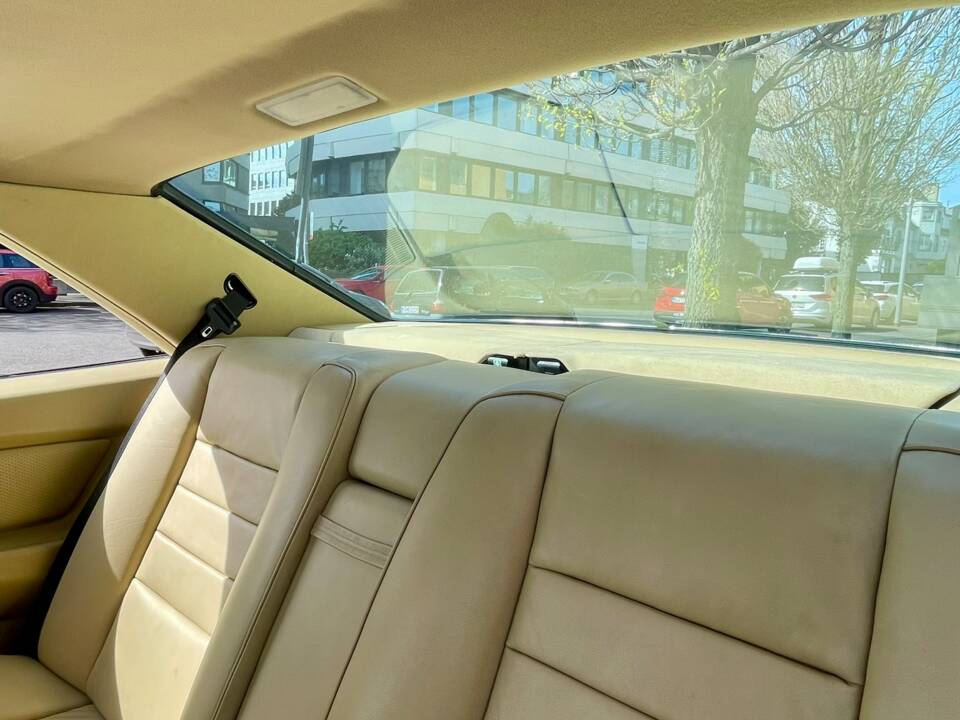 Bild 23/65 von Mercedes-Benz 380 SEC (1983)