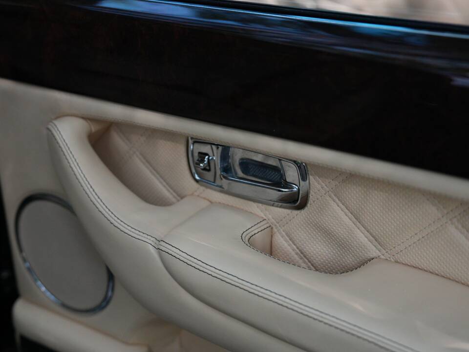 Image 46/50 of Bentley Arnage T (2004)