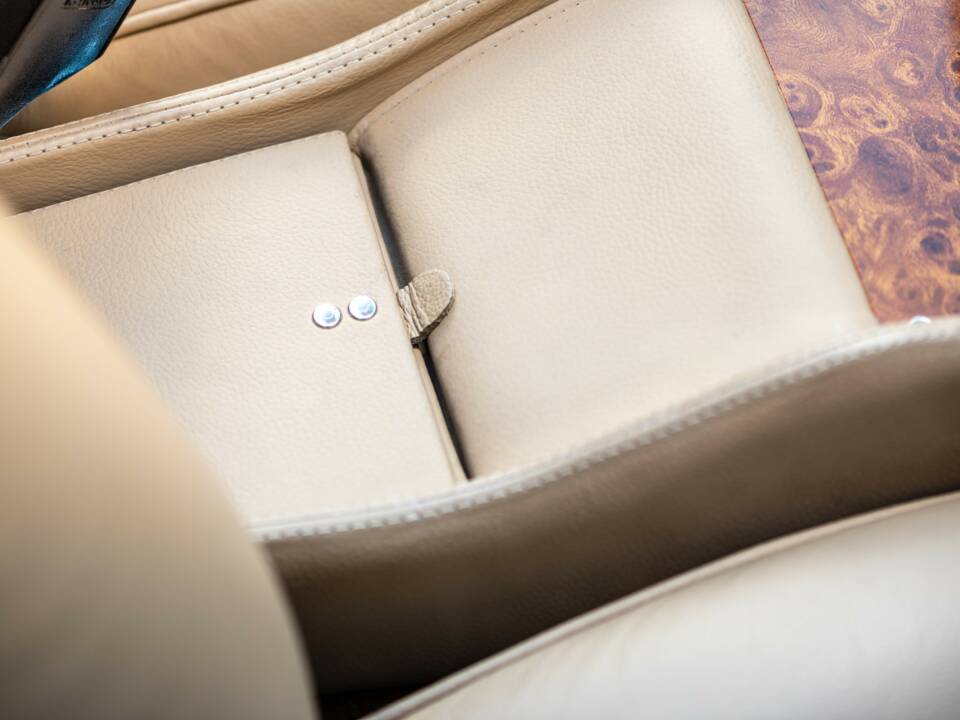 Bild 38/50 von Aston Martin V8 Volante (1979)