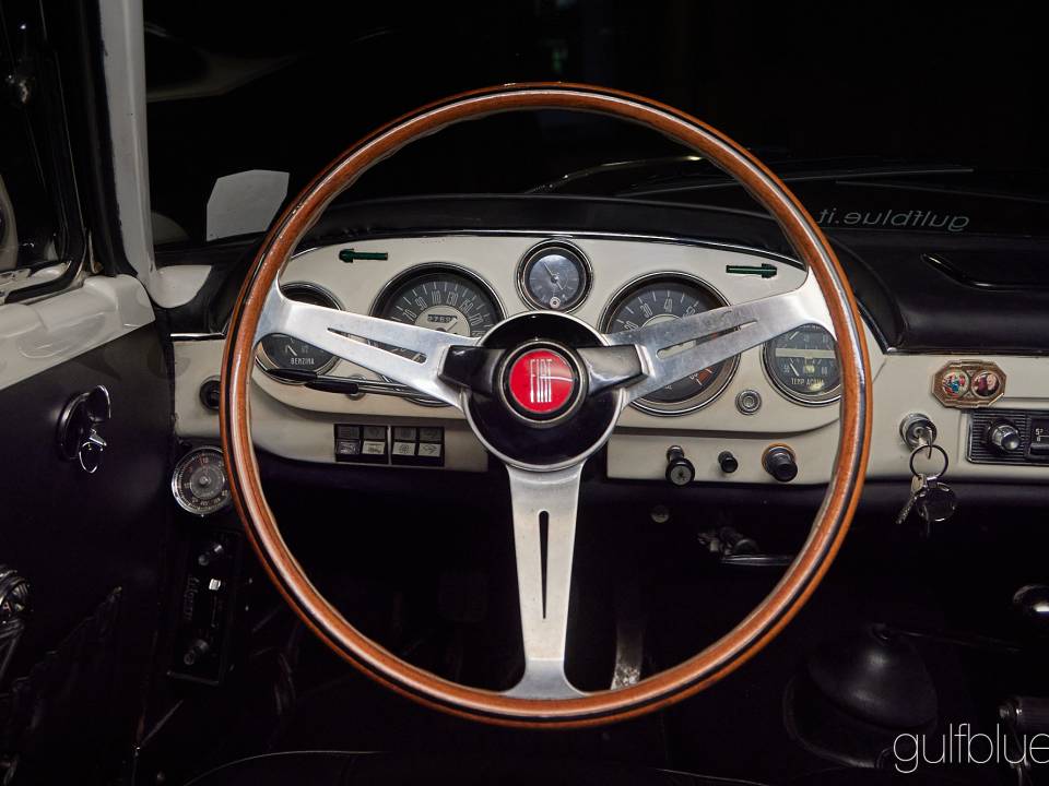 Afbeelding 17/50 van FIAT 2300 S Coupe (1962)