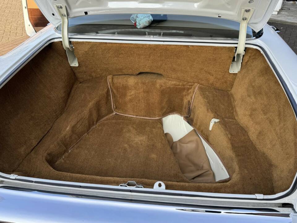 Image 17/36 of Cadillac 62 Sedan DeVille (1957)